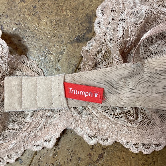 Triumph lace bra - Picture 9 of 9